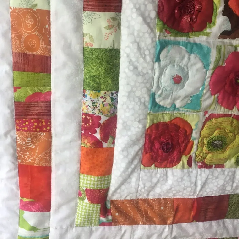 NWT. Hand Crafted Bright Poppies Quilt